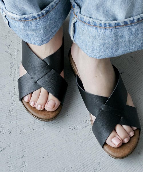 セール S Ll 歩きやすさも美脚見えもどちらも欲しい大人のためのクロスデザインサボサンダル 日本製 サンダル 美脚 ミュール サンダル レディース 歩きやすい 軽 ファッションレター Fashion Letter Magaseek