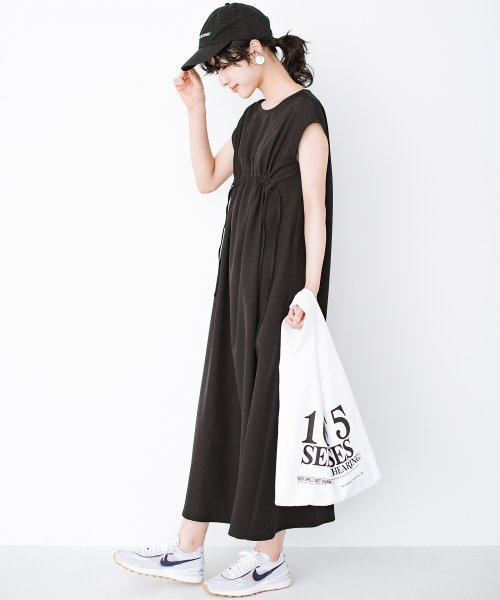 さっと１枚で着るだけでパッとご機嫌になれちゃう 見た目も気分も華やぐ大人の楽ちんワンピース By Que Made Me ハコ Haco Magaseek