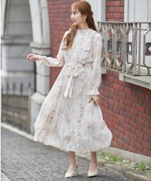 tocco closet luxe(トッコクローゼットリュクス)/【TVドラマ着用】りぼん付きサイドフリル装飾クラシカルアートプリントプリーツワンピース/BEIGE