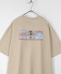 VISION STREET WEAR(ヴィジョン ストリート ウェア)/【VISION STREET WEAR/ヴィジョンストリートウェア】レトロイラスト 3コマストリート グラフィックTシャツ/ベージュ