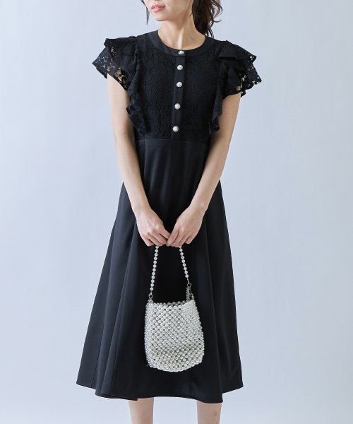 tocco closet(トッコクローゼット)/パール釦ラッフルフリルレースドッキングワンピース/BLACK