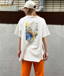 Settimissimo(セッティミッシモ)/バックアート風フォトプリントTシャツ/オフホワイト