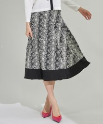 tocco closet(トッコクローゼット)/裾切り替えフラワー刺繍フレアスカート/BLACK