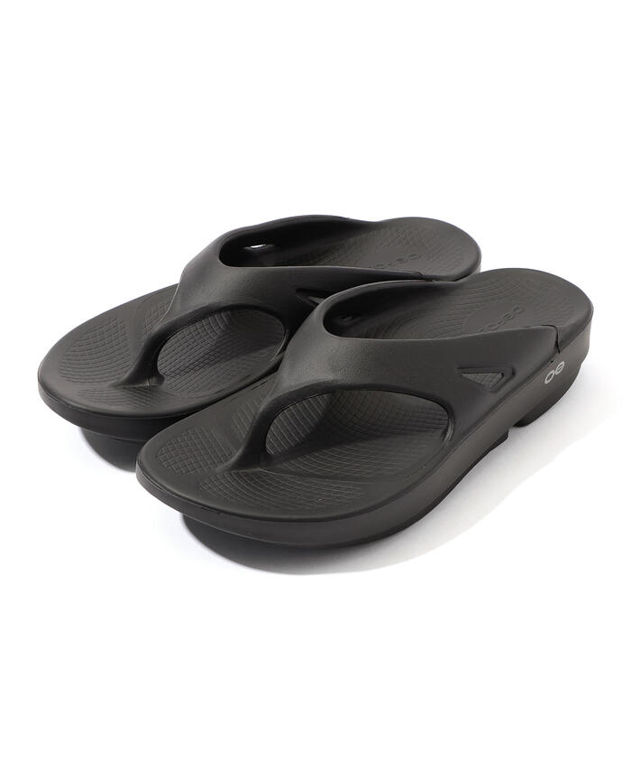 chaco chelsea boots black