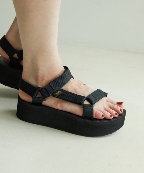 ROPE'(ロペ)/【TEVA】FLATFORM SANDAL/ブラック（01）