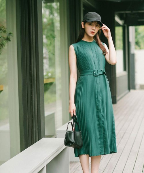 ナチュラルビューティーベーシック Natural Beauty Basic バックルベルトプリーツワンピース Magaseek