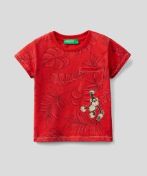 BENETTON (UNITED COLORS OF BENETTON BOYS)(ユナイテッド　カラーズ　オブ　ベネトン　ボーイズ)/キッズトロピカルプリントポケット半袖Tシャツ・カットソーB/レッド