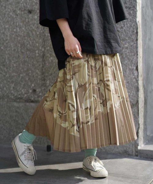 AVIREX(AVIREX)/プリーツカモ カラーコンビ カモスカート/PLEATED COLOR COMBI CAMO SKIRT/ベージュカモ1