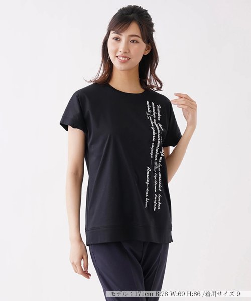Leilian(レリアン)/ロゴ刺繍クルーネックTシャツ/ブラック