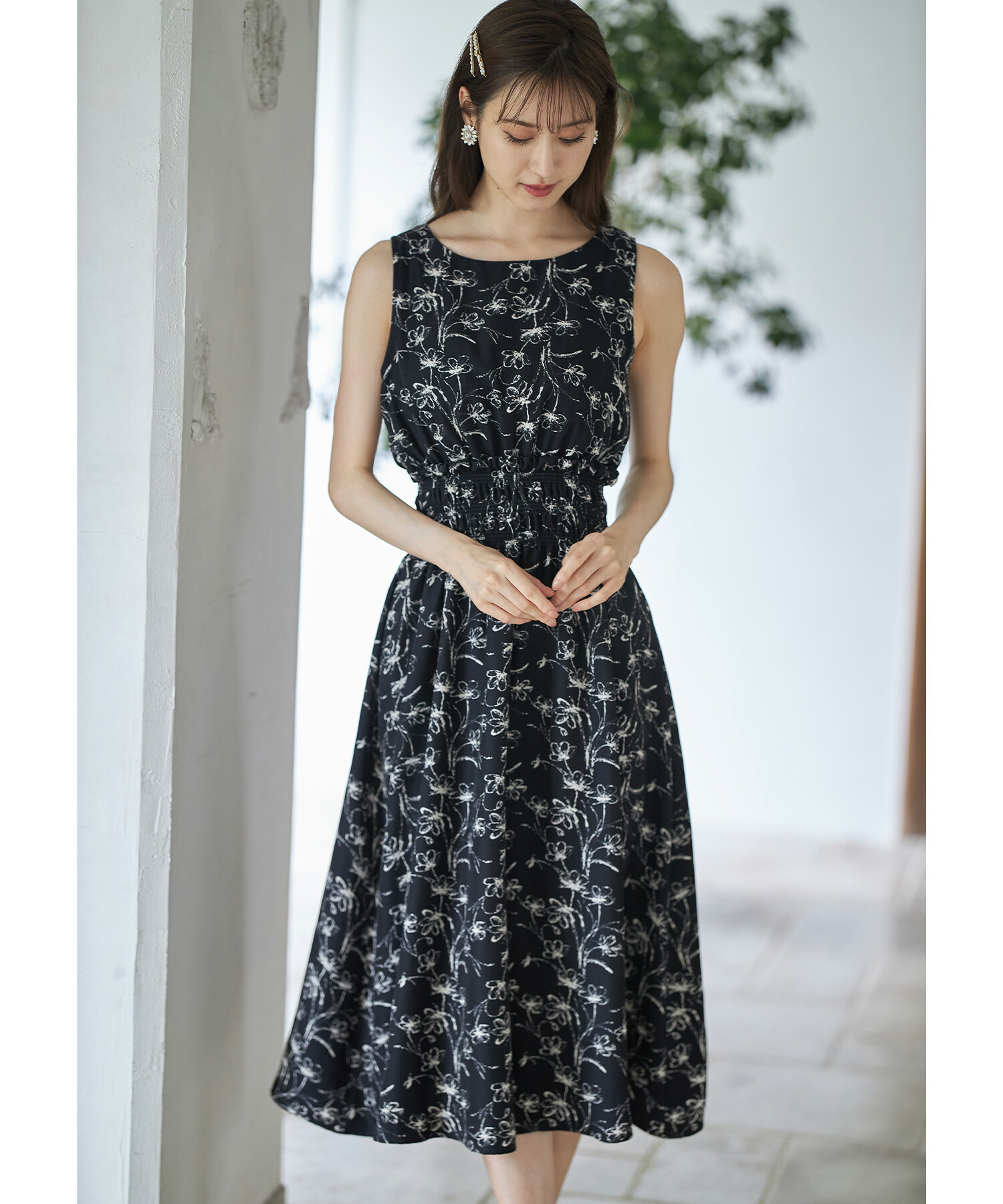 モノトーンフラワープリントウエストシャーリングノースリーブワンピース トッコクローゼット Tocco Closet Magaseek モノトーンフラワープリントウエストシャーリングノースリーブワンピース トッコクローゼット Tocco Closet Magaseek