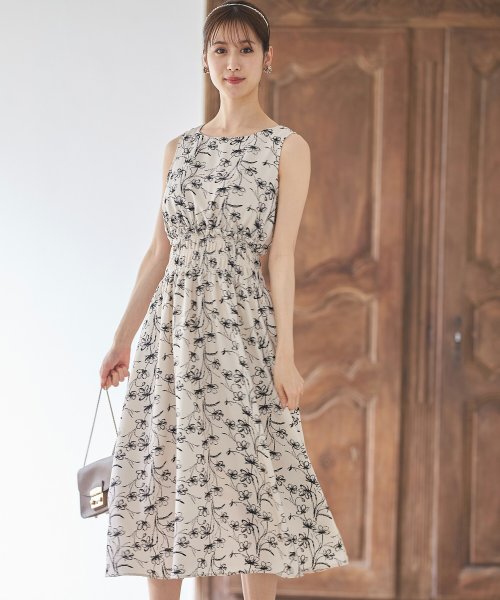 モノトーンフラワープリントウエストシャーリングノースリーブワンピース トッコクローゼット Tocco Closet Magaseek モノトーンフラワープリントウエストシャーリングノースリーブワンピース トッコクローゼット Tocco Closet Magaseek