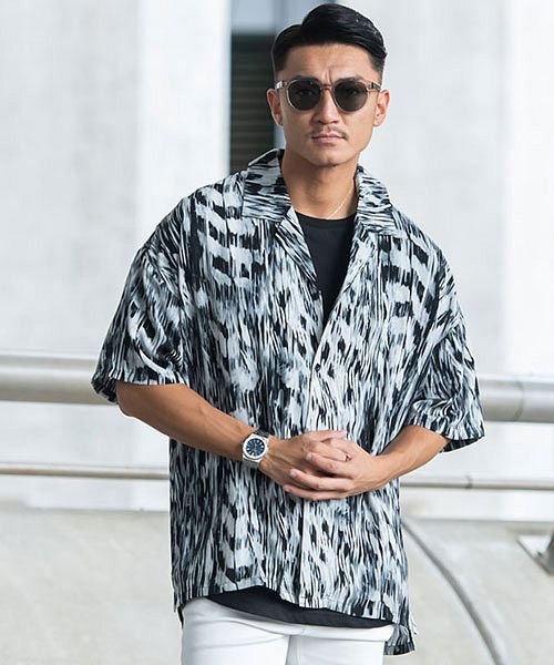 Cavaria 花柄オープンカラー半袖シャツ メンズ ブランド おしゃれ 半袖 トップス 羽織 花柄 総柄 フラワー オープンカラー ホワイト ブラック 黒 白 キャバリア Cavaria Magaseek