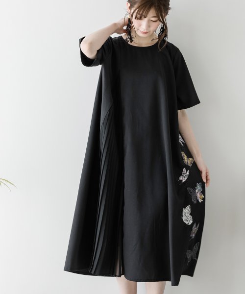 プリーツ切替蝶柄刺繍ワンピース イズ スカラー Is Scolar Magaseek プリーツ切替蝶柄刺繍ワンピース イズ スカラー Is Scolar Magaseek