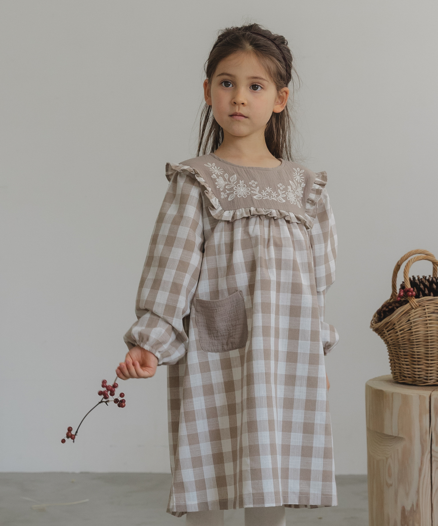 定番入荷 メゾピアノ デニム星刺しゅうフリル ワンピース 130