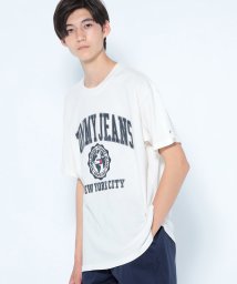 TOMMY JEANS(トミージーンズ)/カレッジロゴTシャツ/キナリ