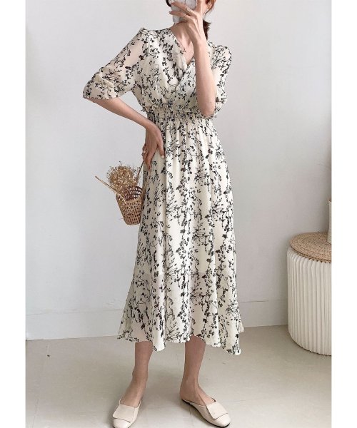 セール フロントカシュクール小花柄ワンピース ミージェーン ｍｅ ｊａｎｅ Magaseek
