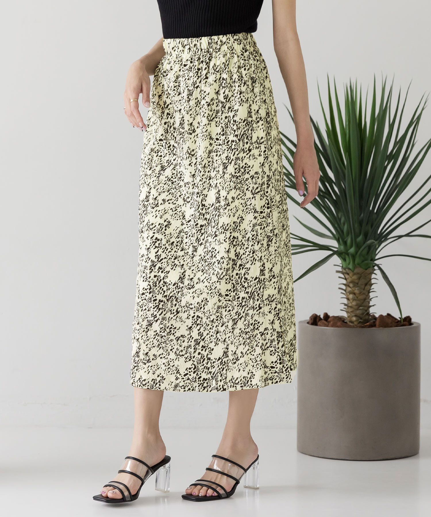 セール ワッシャー加工総柄タイトスカート ジュリアブティック Julia Boutique Magaseek