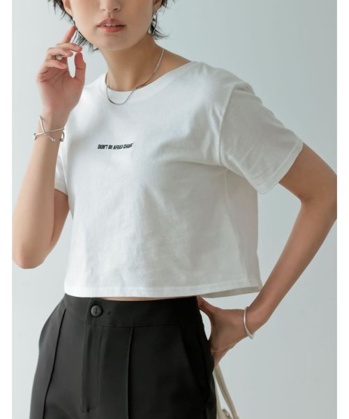 Re:EDIT(リエディ)/ロゴ刺繍クロップドTシャツ/オフホワイト