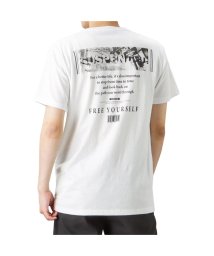 MAC HOUSE(men)(マックハウス（メンズ）)/T－GRAPHICS ティーグラフィックス フォトプリント半袖Tシャツ EJ223－MC304/ホワイト×ブラック