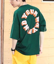 LUXSTYLE(ラグスタイル)/ワッペンロゴバックプリントTシャツ/Tシャツ メンズ 半袖 ビッグシルエット ワッペン サガラ刺繍 ロゴ プリント/グリーン