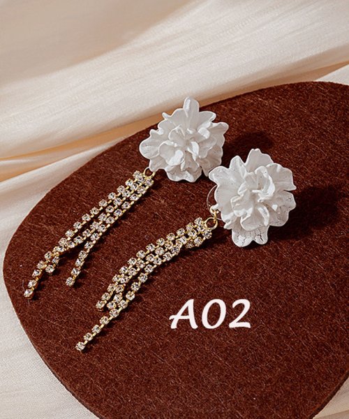 ピアス 花 レディース パールピアス 揺れる 大ぶり モチーフピアス 花 可愛い イヤリング ショッピングゴー Shoppinggo Magaseek