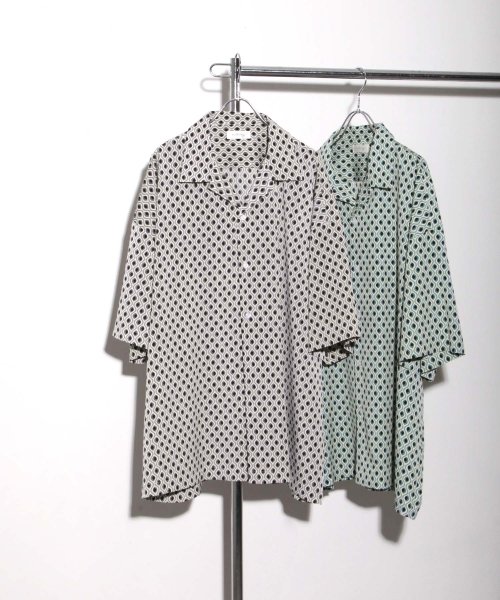 Nilway(ニルウェイ)/レトロ総柄オープンカラー半袖シャツ/チャコールグレー