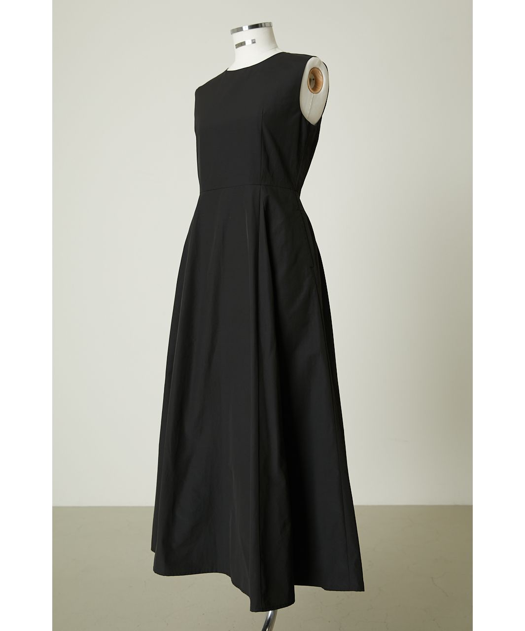 Noble flare volume dress(504780662) | リムアーク(RIM.ARK) - MAGASEEK