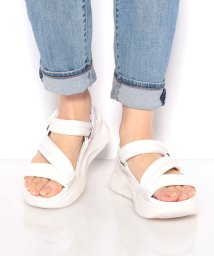 UGG(UGG)/【UGG】アグ 1125101 LA SUN サンダル/WHITE