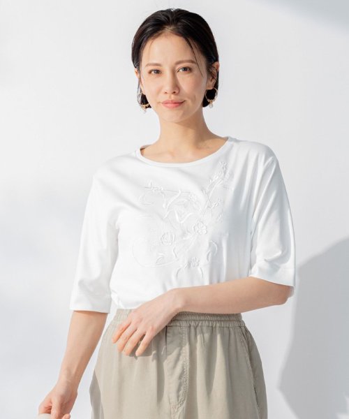 JIYU-KU (自由区)/【洗える】エンブロイダリー フロントデザイン Tシャツ/アイボリー系