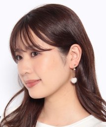 NICE CLAUP OUTLET(ナイスクラップ　アウトレット)/【natural couture】ふわふわファーイヤリング/アイボリー