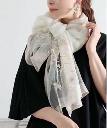 Sawa a la mode(サワアラモード)/透明感溢れる花刺繍のシアーストール/ホワイト