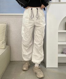 shopnikoniko/バルーンシルエット イージーカーゴパンツ 【即納】 カーゴパンツ ワイドパンツ サルエルパンツ ミリタリー ハイウエスト バルーン 韓国ストリート ストリート /504818907