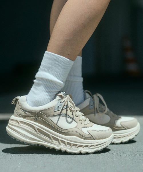 新品 Ugg アグ オフホワイトスニーカー メルカリ