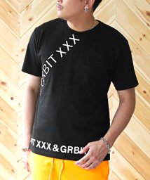 LUXSTYLE/斜めエンボスロゴプリントTシャツ/Tシャツ メンズ 半袖 エンボス加工 ロゴ プリント/504829434