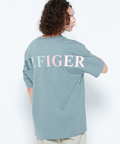 TOMMY HILFIGER(トミーヒルフィガー)/マルチカラーロゴカジュアルTシャツ/ブルーグリーン