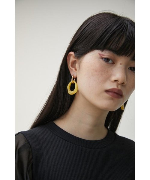 AZUL by moussy(アズールバイマウジー)/2WAY COLOR ACRYL RING EARRINGS/YEL