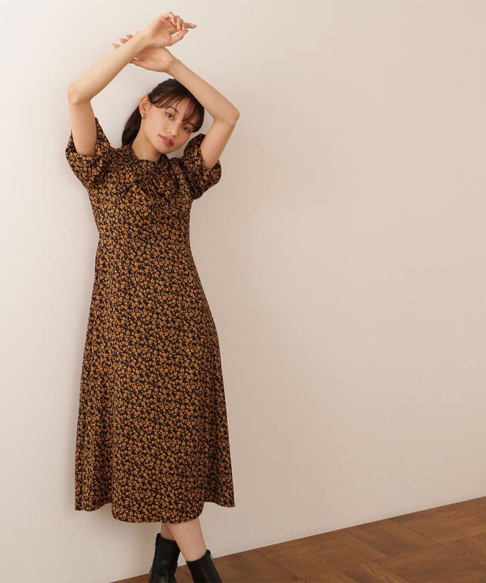 激安な ナチュラルビューティーベーシック ビッグカラー付きパイピングワンピース ロングワンピース