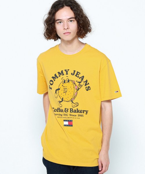 TOMMY JEANS(トミージーンズ)/バーガーズプリントTシャツ/イエロー