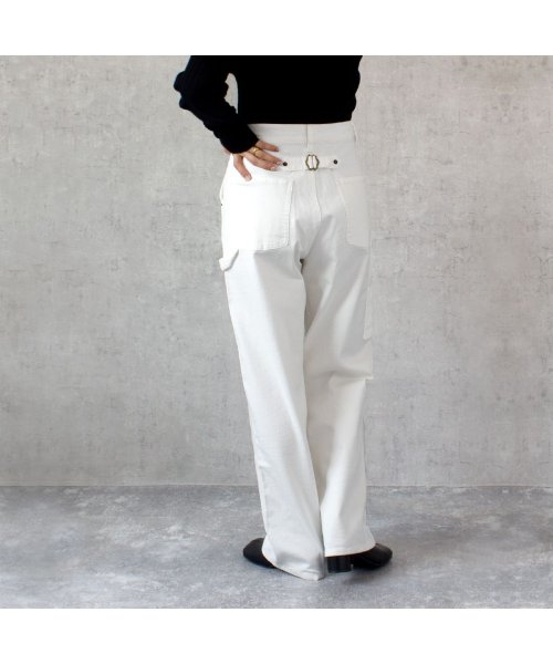 e.m.a(エマ)/綺麗めなダボっとシルエットでワーク風デザインでも女性らしく見せるパンツです。/ホワイト