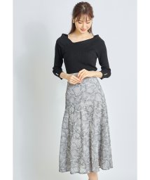 tocco closet(トッコクローゼット)/配色ラインフラワー刺繍楊柳フレアスカート/GRAY