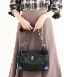 MK MICHEL KLEIN BAG(エムケーミッシェルクランバッグ)/【撥水】バックルデザインショルダーバッグ/ブラック