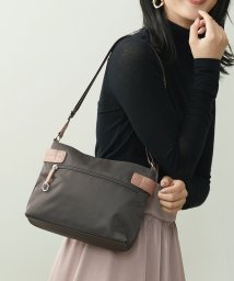 MK MICHEL KLEIN BAG(エムケーミッシェルクランバッグ)/【撥水】ナイロンスクエアミニショルダーバッグ/ブラウン