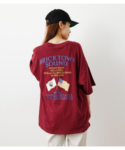 RODEO CROWNS WIDE BOWL(ロデオクラウンズワイドボウル)/BRICKTOWN FLAG Tシャツ/BRD