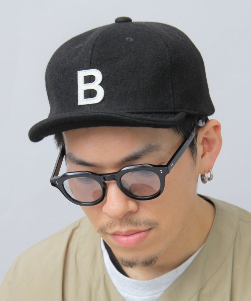 Besiquenti(ベーシックエンチ)/アルファベットワッペン ウール ショートキャップ ロゴ ショートバイザー アンパイアキャップ ボールキャップ ワンポイント 帽子 カジュアル シンプル/ブラック