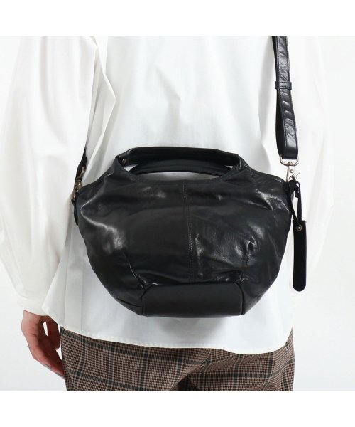 ダコタ トートバッグ Dakota サンライズ 2WAY ショルダーバッグ 斜め掛け ファスナー付き 本革 馬革 コンパクト 手持ち 日本製 1034383 商品説明日常に寄り添う大人なミニハンドバッグ馬革の軽さを活かした、大人カジュアルなミニハンドバッグ。ソ D1653551403(12650円)