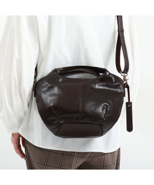 ダコタ トートバッグ Dakota サンライズ 2WAY ショルダーバッグ 斜め掛け ファスナー付き 本革 馬革 コンパクト 手持ち 日本製 1034383 商品説明日常に寄り添う大人なミニハンドバッグ馬革の軽さを活かした、大人カジュアルなミニハンドバッグ。ソ D1653551403(12650円)