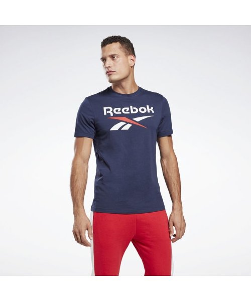 Reebok(Reebok)/グラフィック シリーズ リーボック スタックト Tシャツ / Graphic Series Reebok Stacked Tee/ネイビー