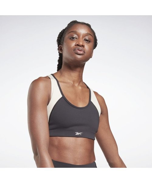 Reebok(Reebok)/Lux レーサー パデッド カラーブロック スポーツブラ / Lux Racer Padded Colorblock Sports Bra/ブラック