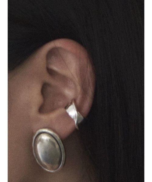 nothing and others(ナッシングアンドアザース)/Wave line Earcuff /シルバー