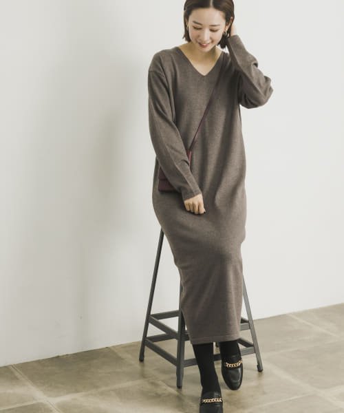 Vネックストレートニットワンピース アーバンリサーチ Urban Research Magaseek